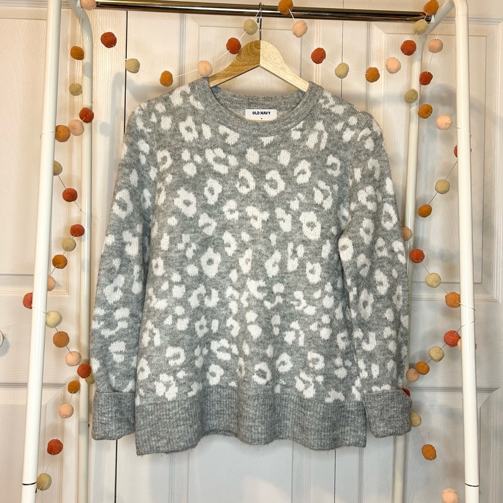 OLD NAVY Leopard Sweater